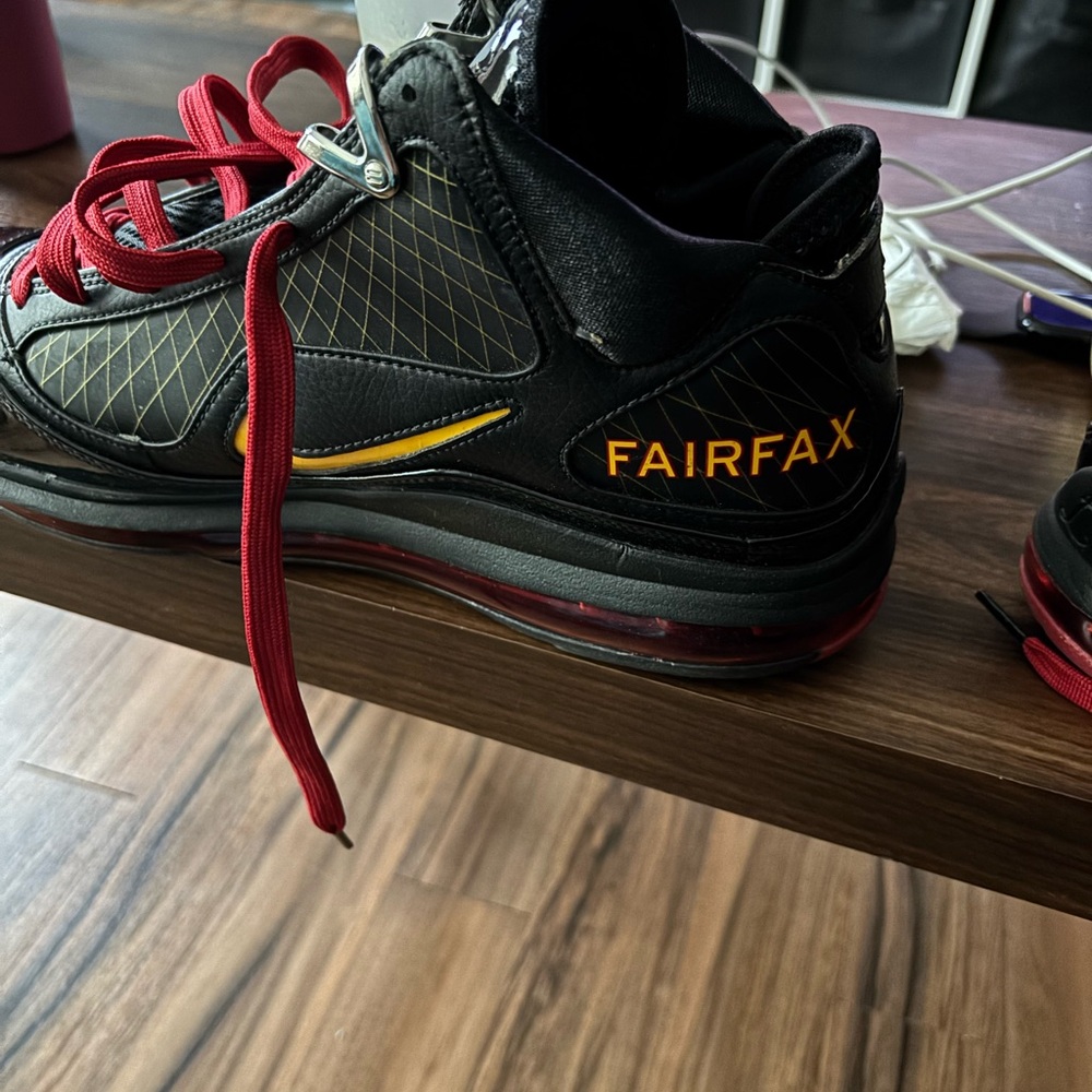 Black and Red Men's Sneakers